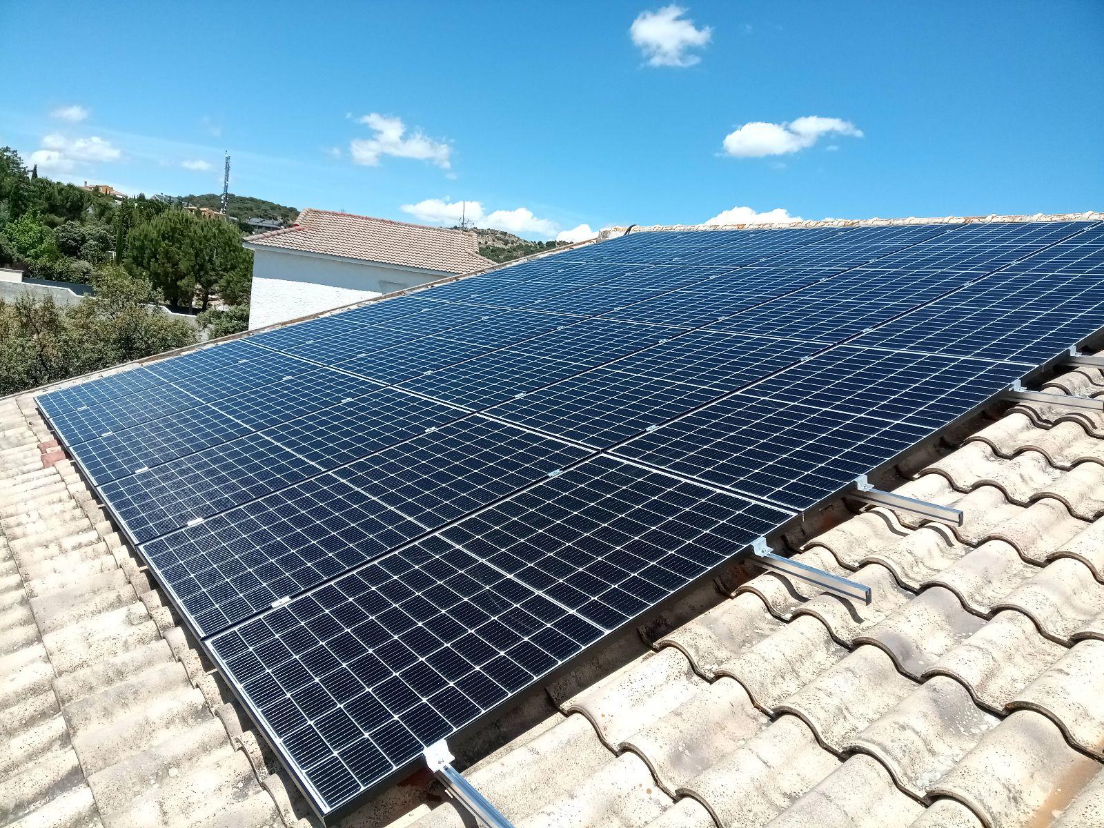 Instalación de Placas Solares en Madrid: Guía para Ahorrar en tu Factura